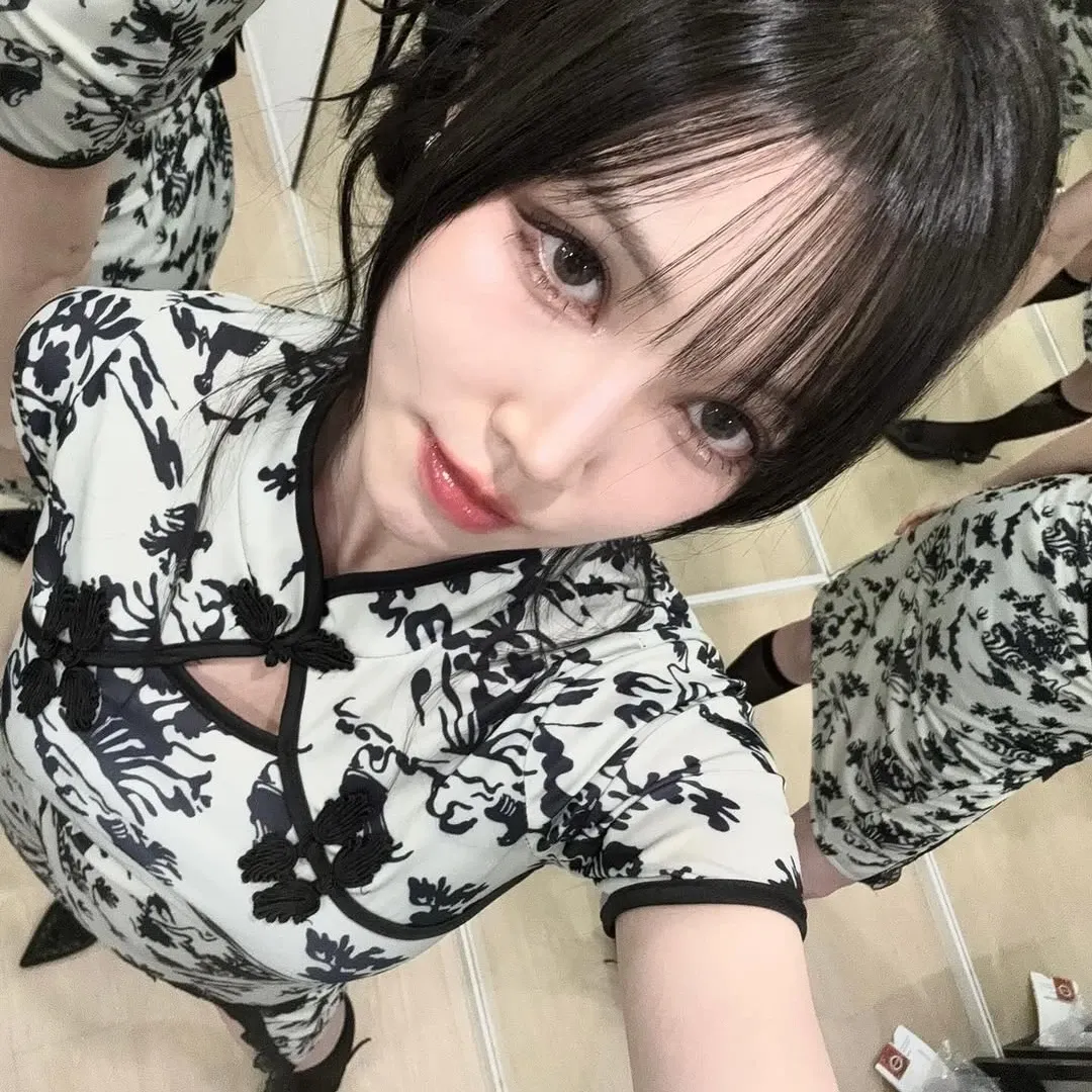 Behind-the-scenes cut of Yuju (GFRIEND)