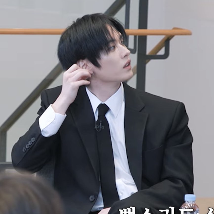 Behind-the-scenes cut of Stray Kids