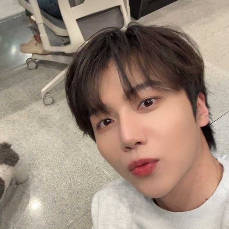 Recent activity shot of Jinho (PENTAGON)