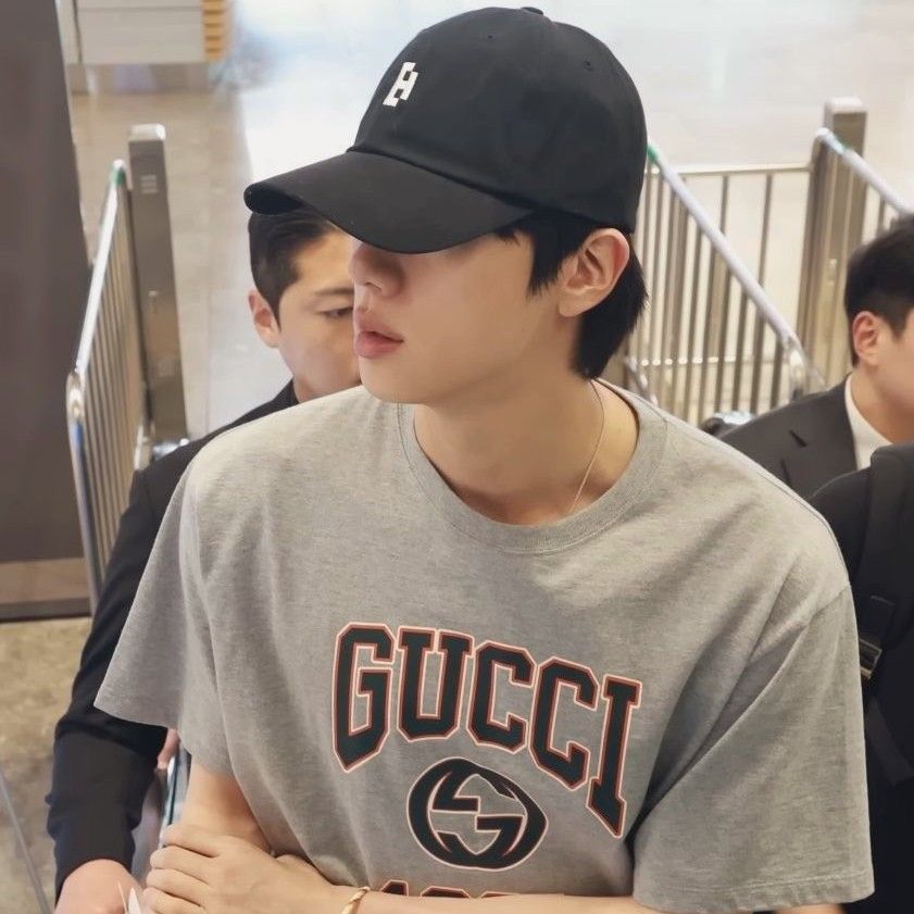 Behind-the-scenes cut of Jin (BTS)