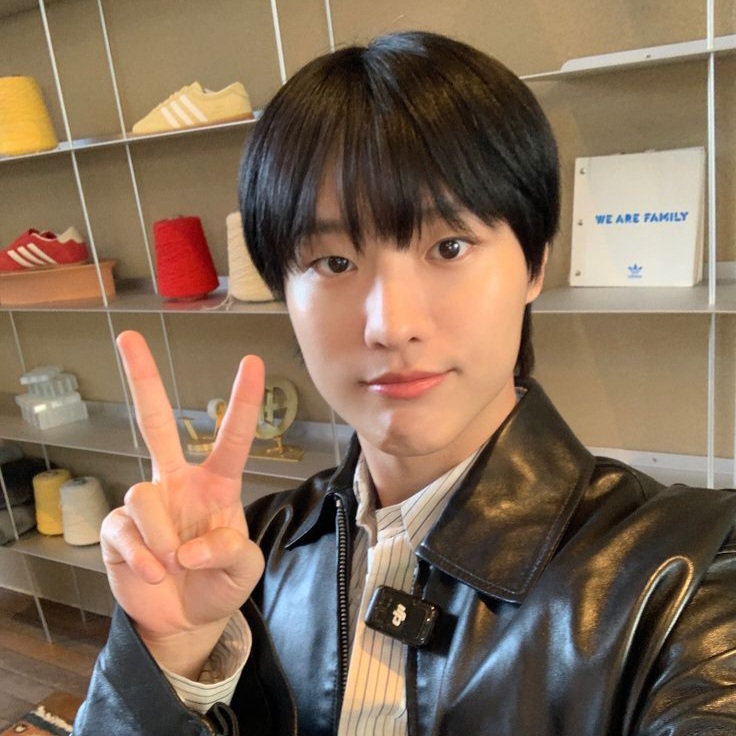 Behind-the-scenes cut of WOODZ