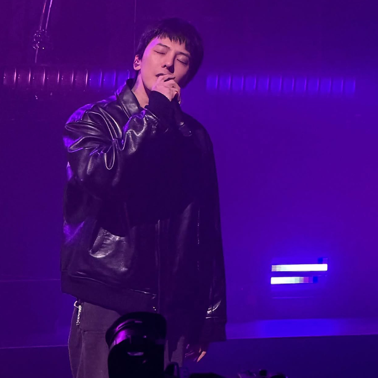 Momen yang diabadikan oleh penggemar G-DRAGON (BIGBANG)