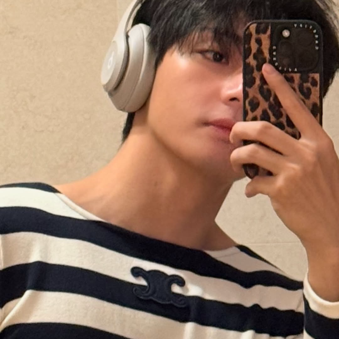 Recent activity shot of V (BTS)