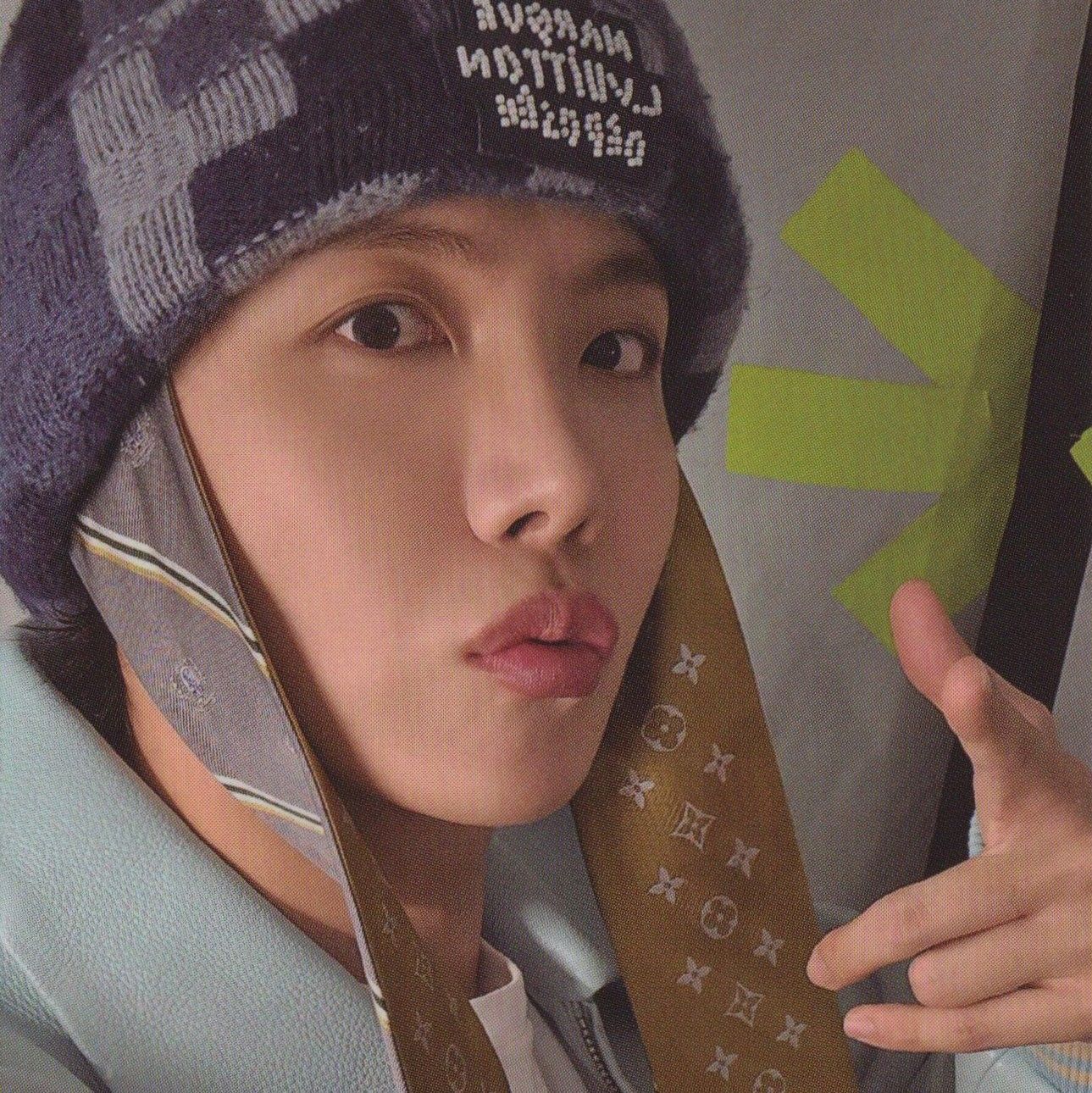 제이홉 (방탄소년단)의 최신 사진