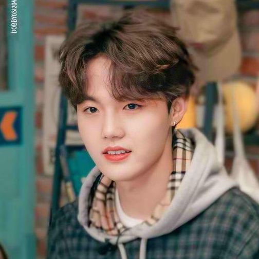 Latest photo of Doyoung (TREASURE)