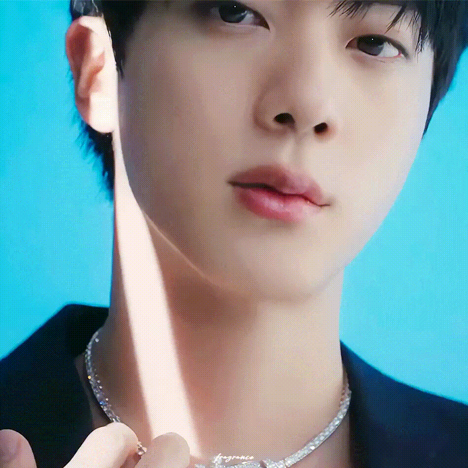 Foto aktivitas terbaru Jin (BTS)