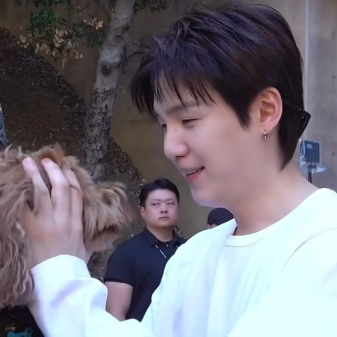 슈가 (방탄소년단) 최근 활동샷