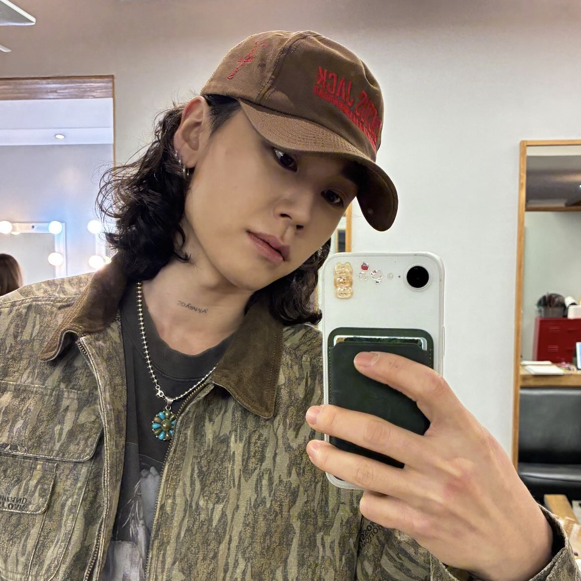 A moment captured by Jung Ilhoon's fan