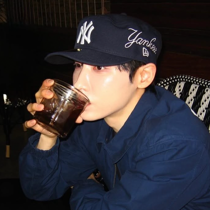 A moment captured by Jeon Woong (AB6IX)'s fan