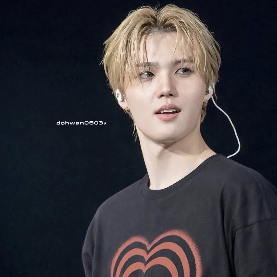 Recent activity shot of Doyoung (TREASURE)