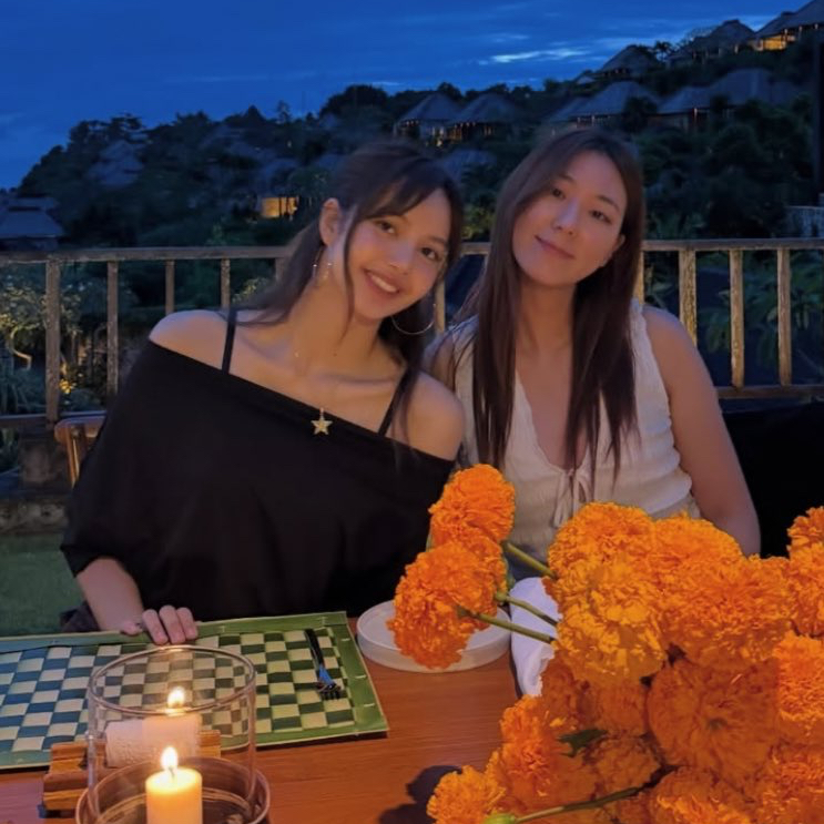 Momen yang diabadikan oleh penggemar Lisa (BLACKPINK)