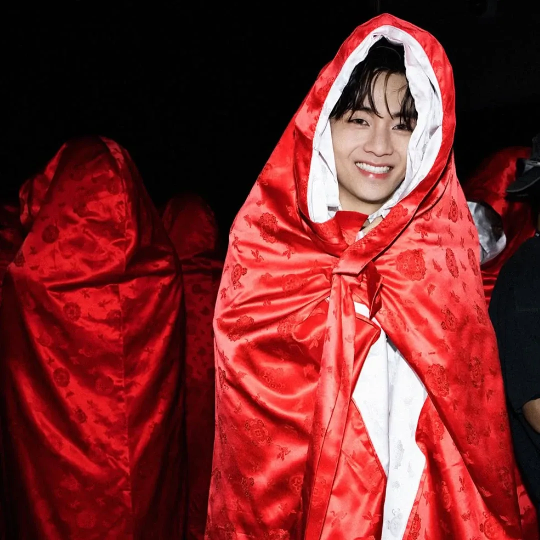 뷔 (방탄소년단) 최근 활동샷