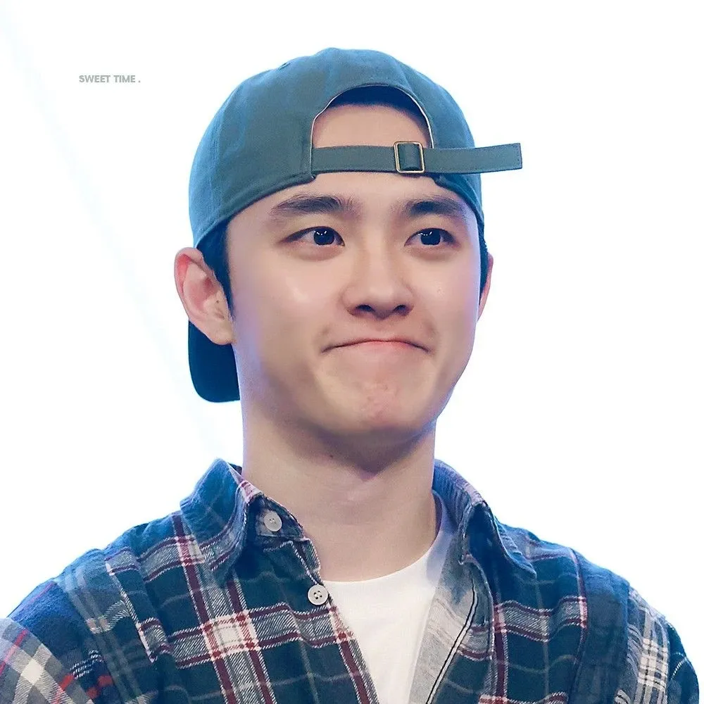 Behind-the-scenes cut of EXO