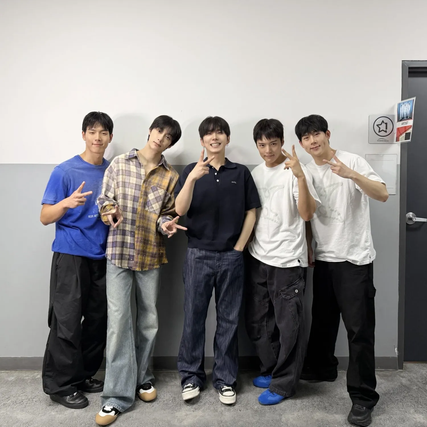 Foto aktivitas terbaru MONSTA X