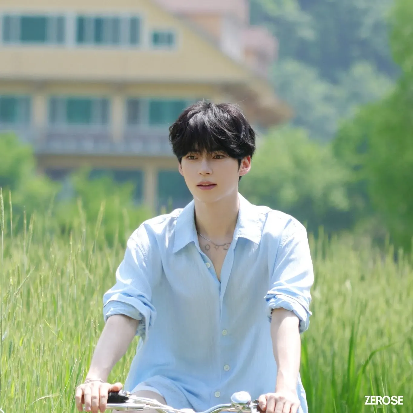 Behind-the-scenes cut of Sung Hanbin (ZEROBASEONE)