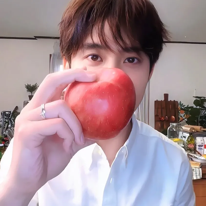 Momen yang diabadikan oleh penggemar D.O. (EXO)