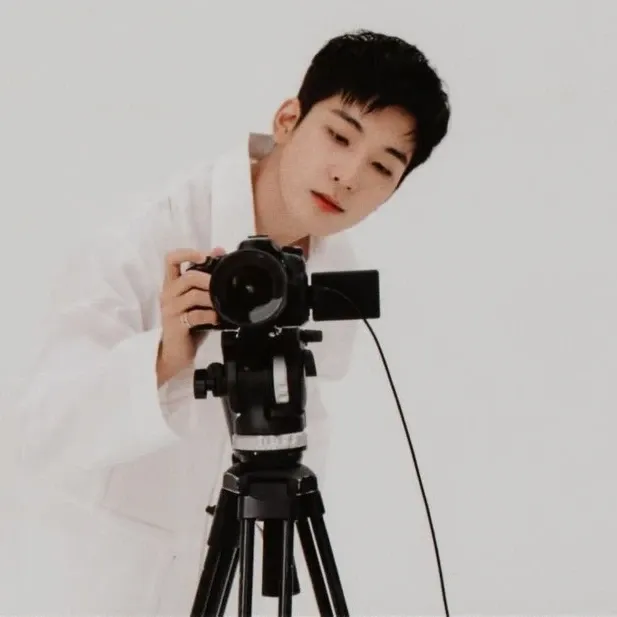 A moment captured by Wonwoo (SEVENTEEN)'s fan