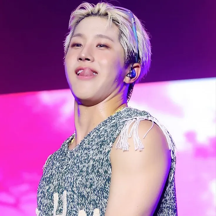 Behind-the-scenes cut of Jinjin (ASTRO)