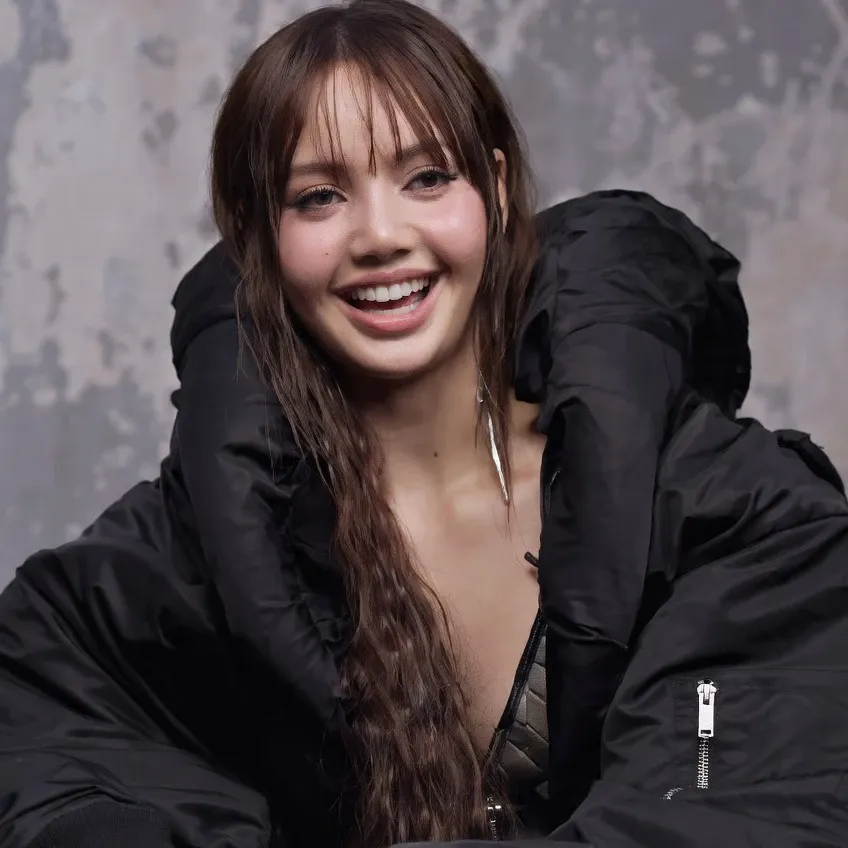 Foto terbaru Lisa (BLACKPINK)