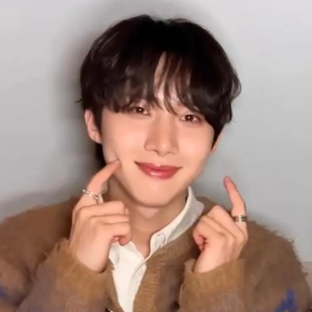 Recent activity shot of Hui (PENTAGON)