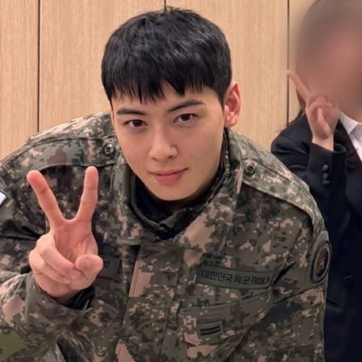 아스트로의 최신 사진