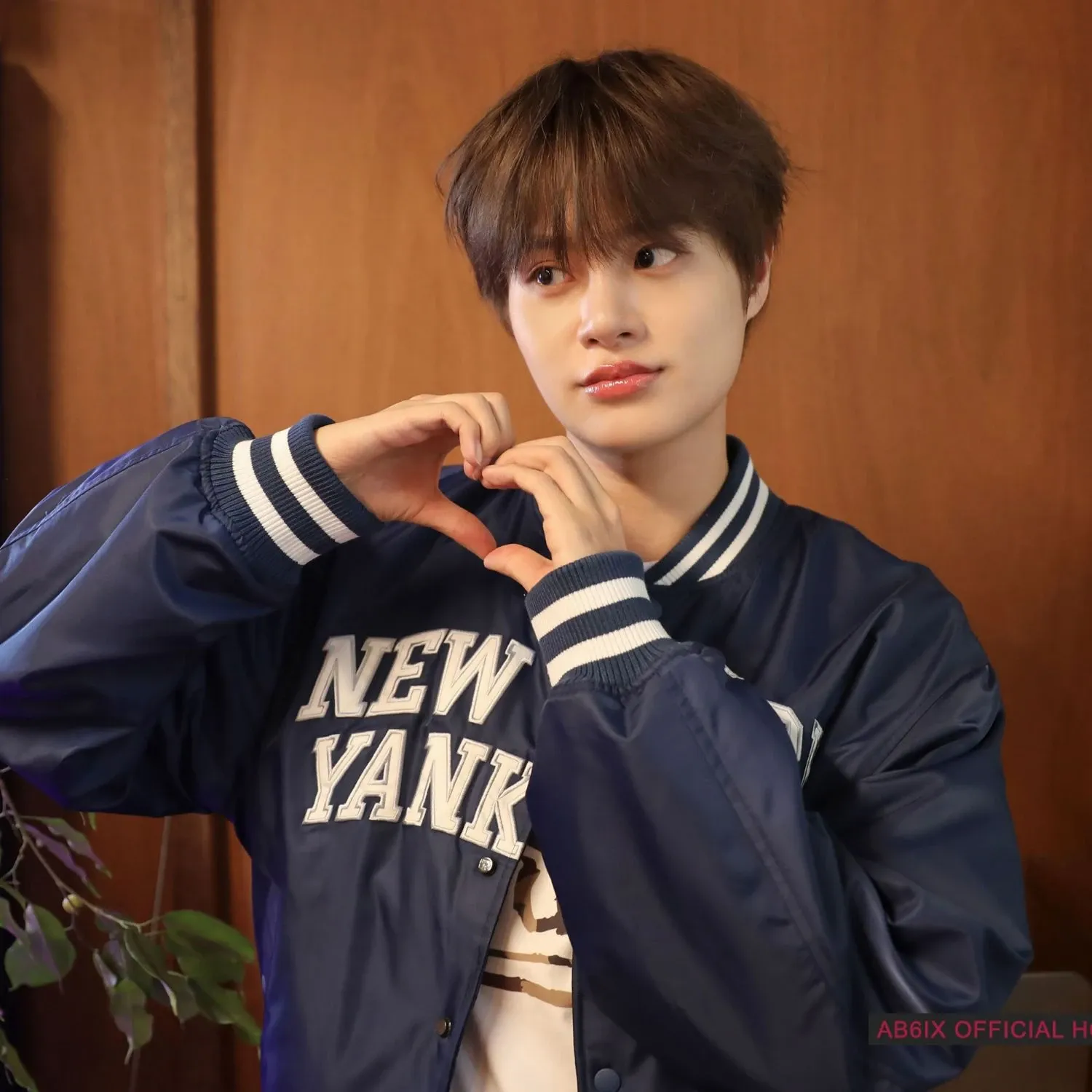 イ・デフィ (AB6IX)の舞台裏ショット