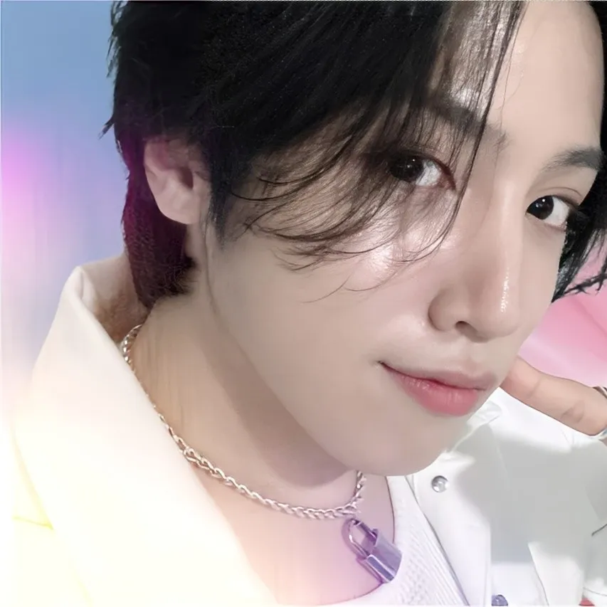Latest photo of Wooseok (PENTAGON)
