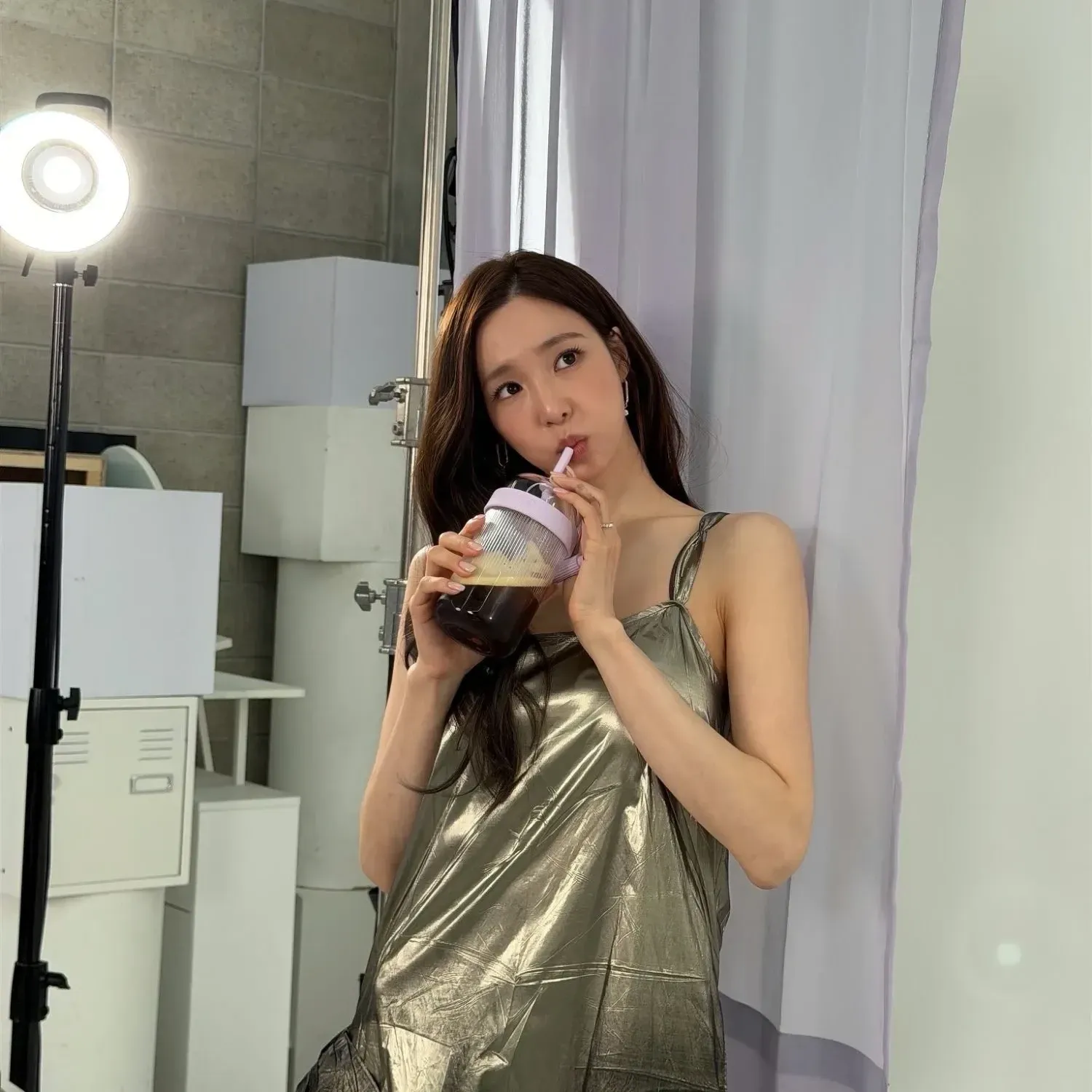 Behind-the-scenes cut of Tiffany Young (Girls' Generation)
