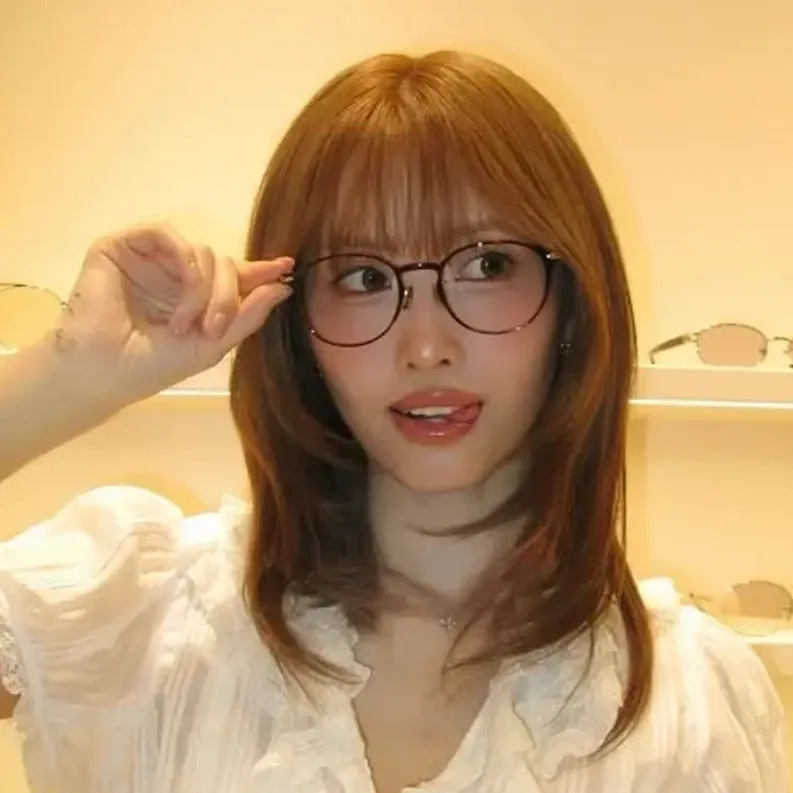 Momo (TWICE)的最新活動照片