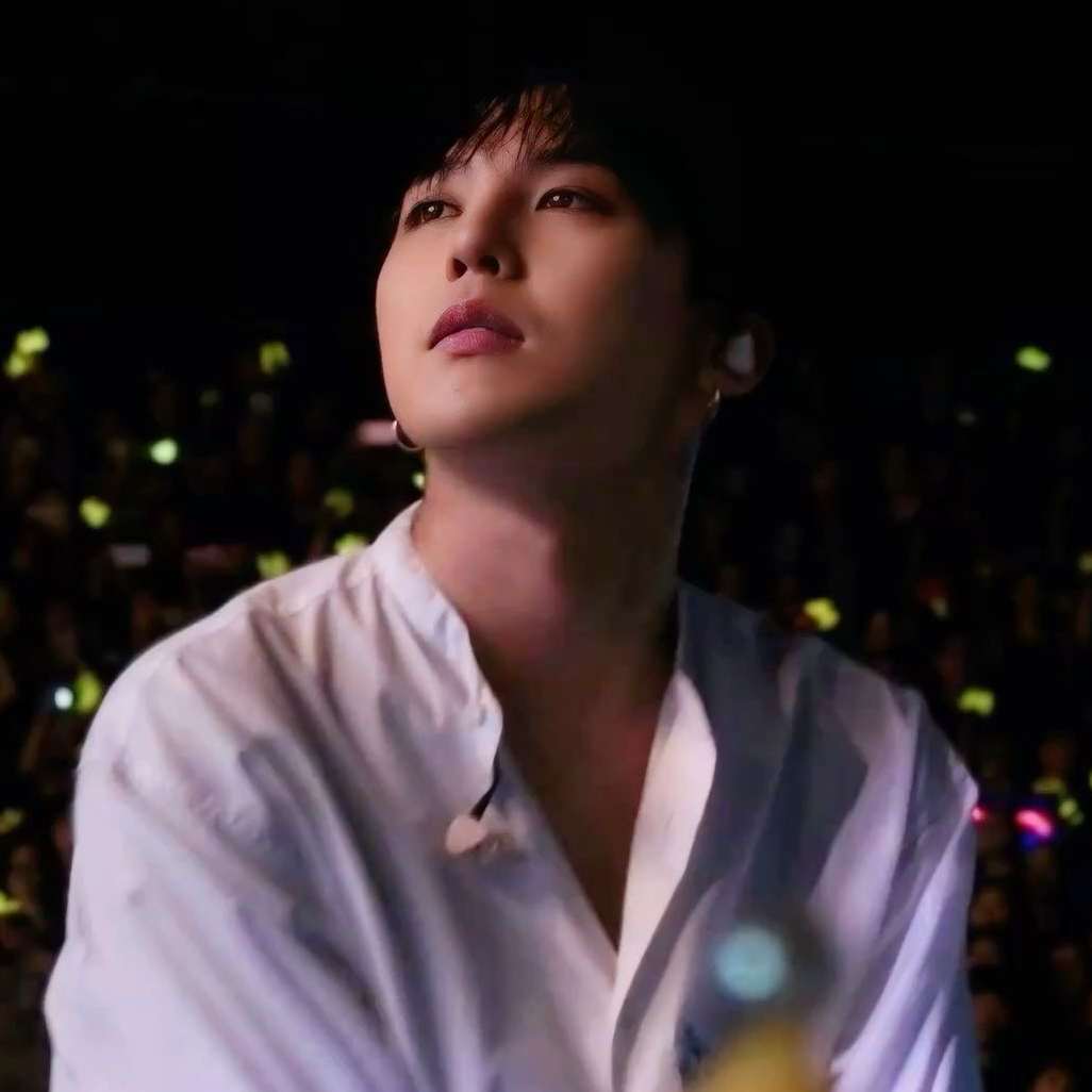 Feed komunitas K-pop terpanas hari ini
