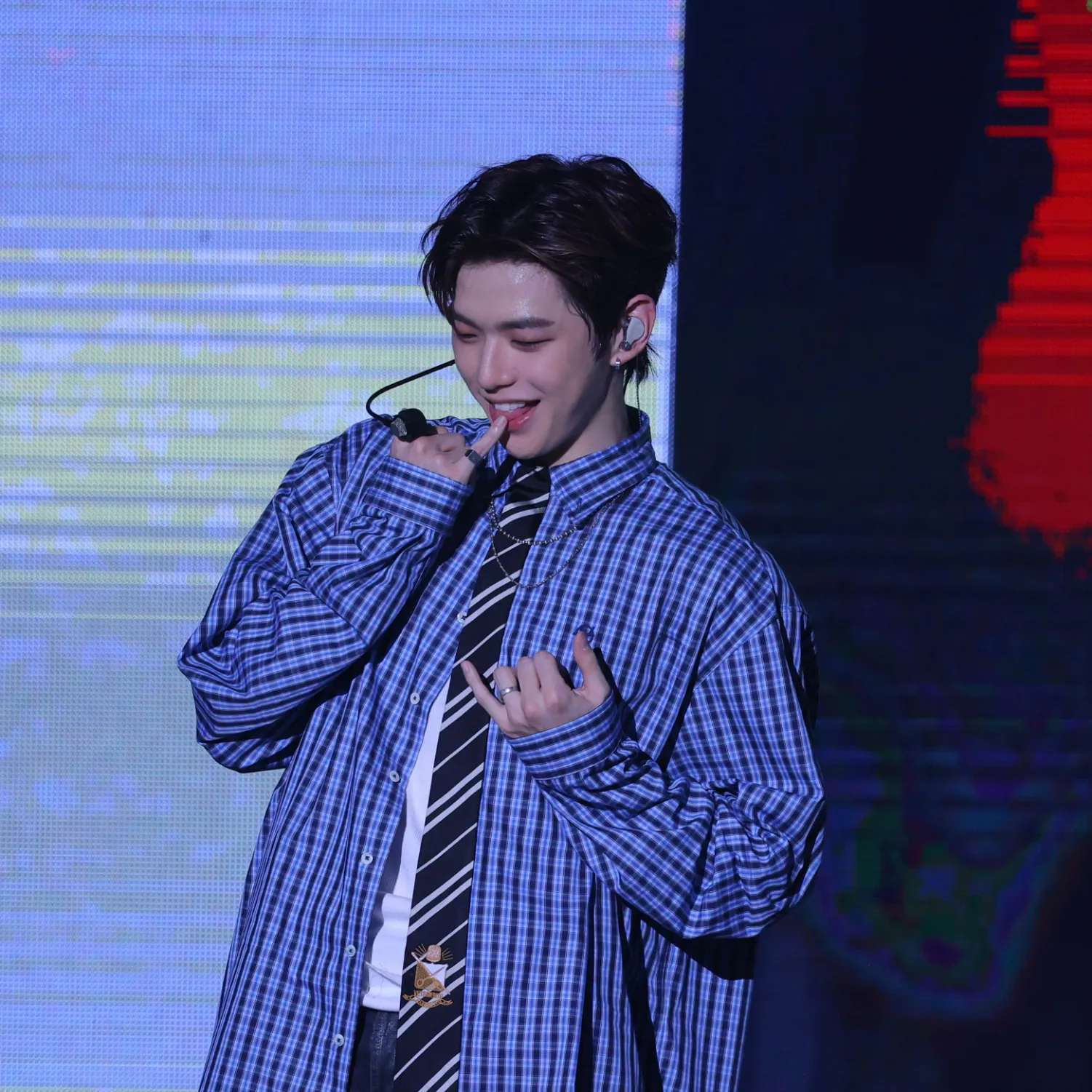 강다니엘의 비하인드 컷