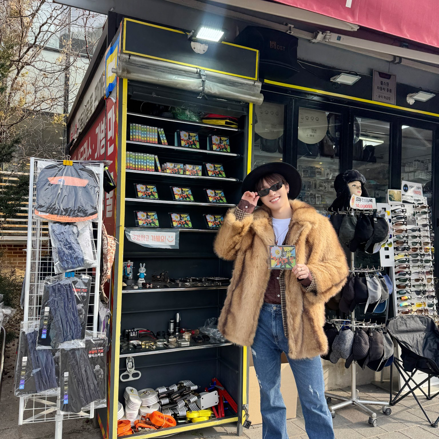 A moment captured by Dino (SEVENTEEN)'s fan