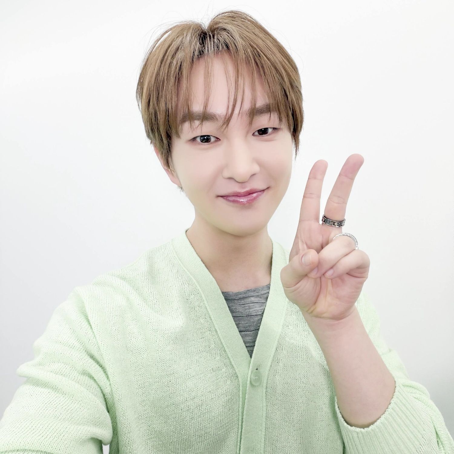 Recent activity shot of Onew (SHINee)