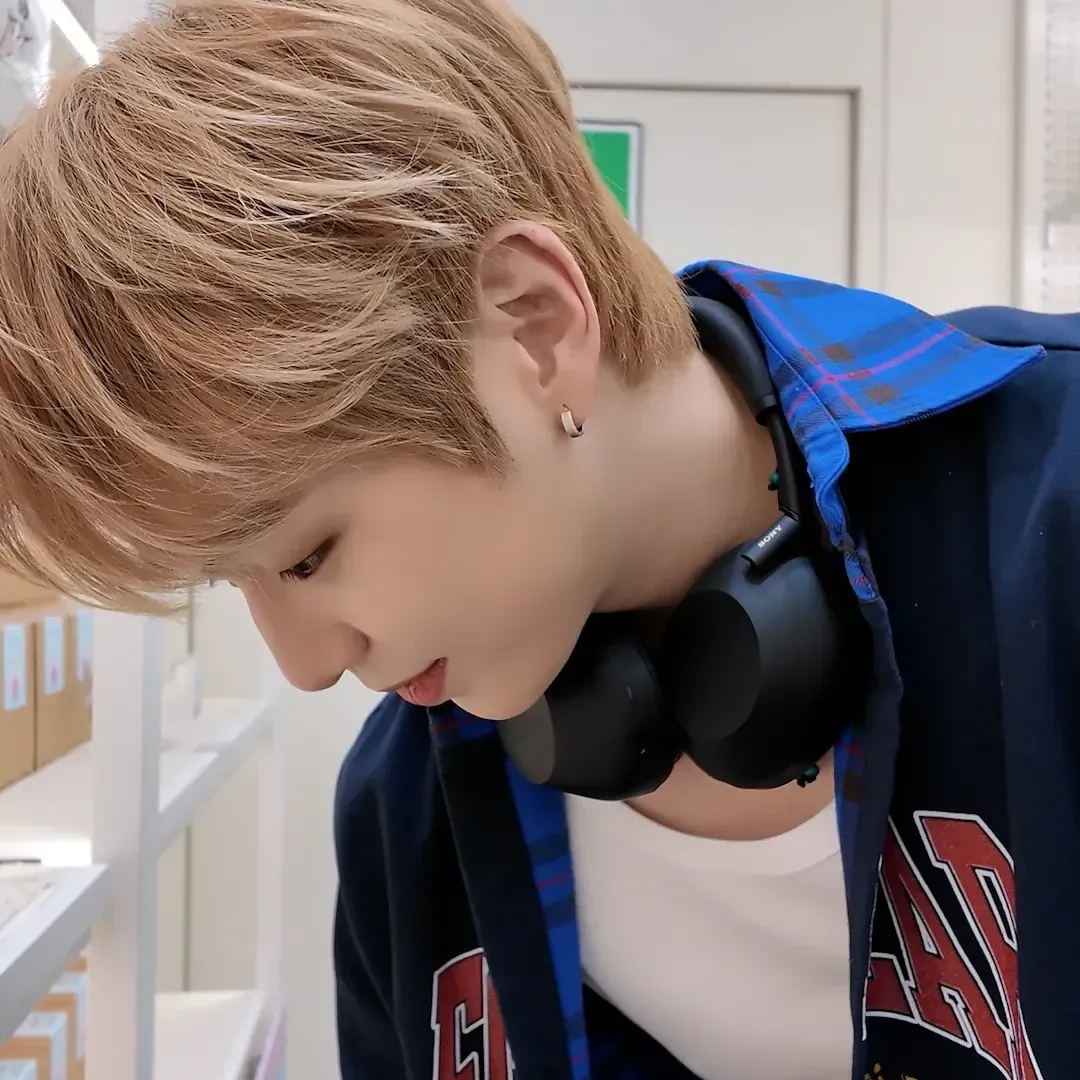 강다니엘 최근 활동샷