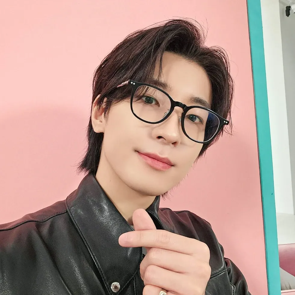Latest photo of Wonwoo (SEVENTEEN)