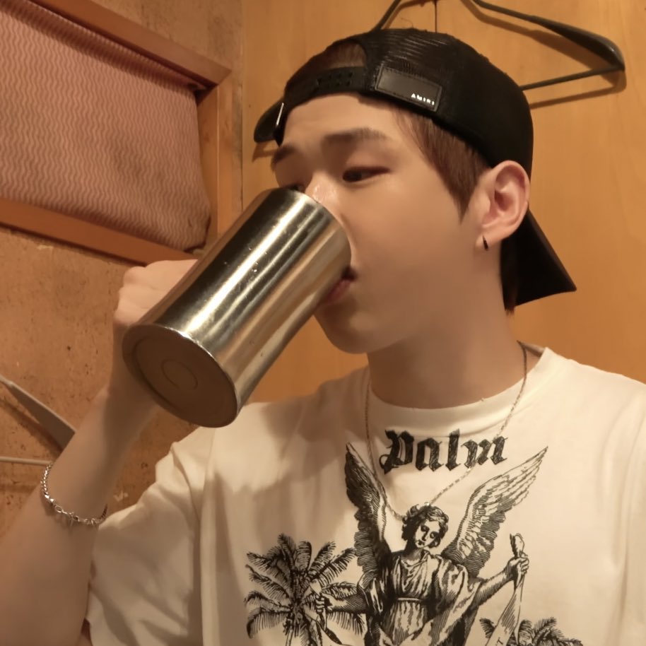 강다니엘의 비하인드 컷