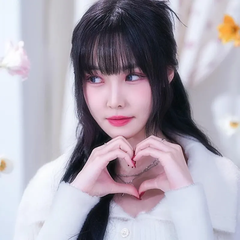 유주 (여자친구)의 비하인드 컷