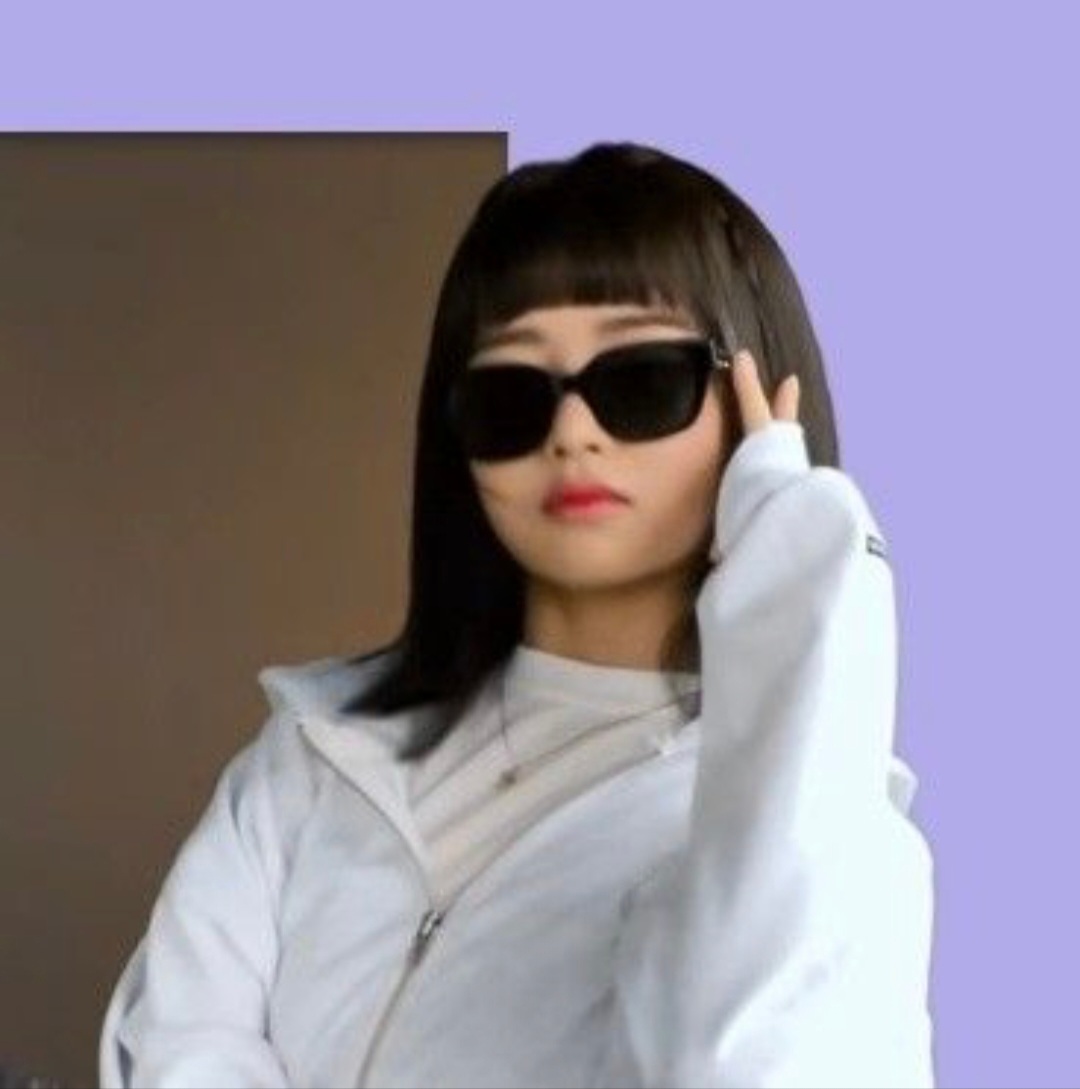 Recent activity shot of Rei (IVE)