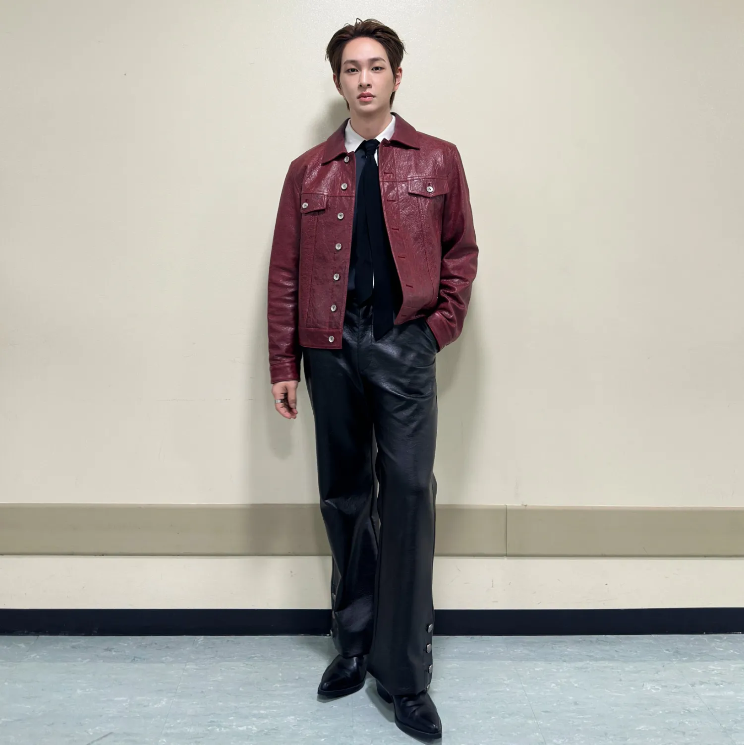 Behind-the-scenes cut of Onew (SHINee)