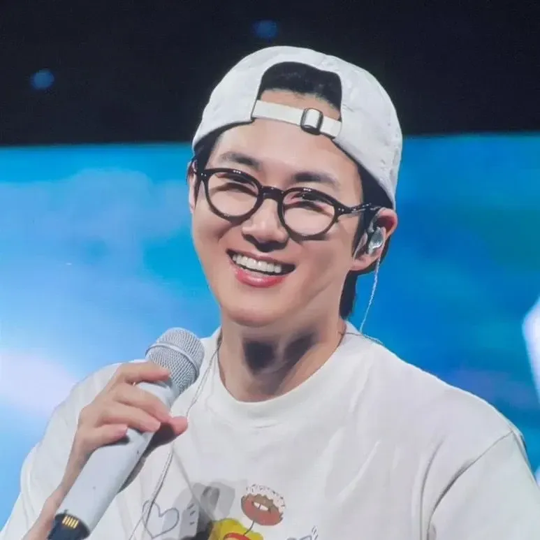 Behind-the-scenes cut of Suho (EXO)