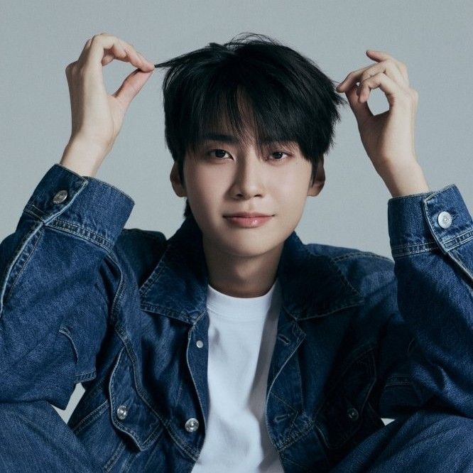 Behind-the-scenes cut of Lee Jinhyuk