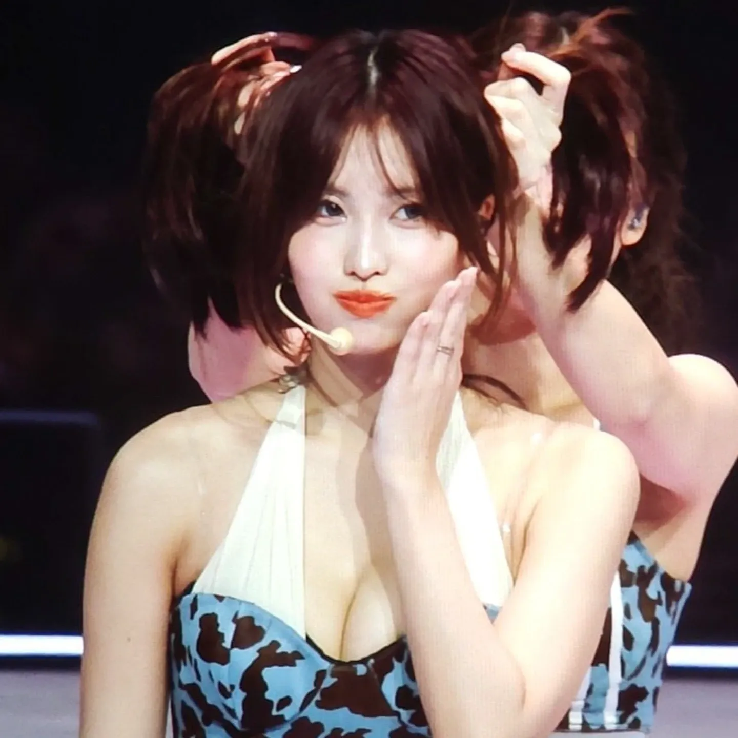 모모 (TWICE)의 비하인드 컷