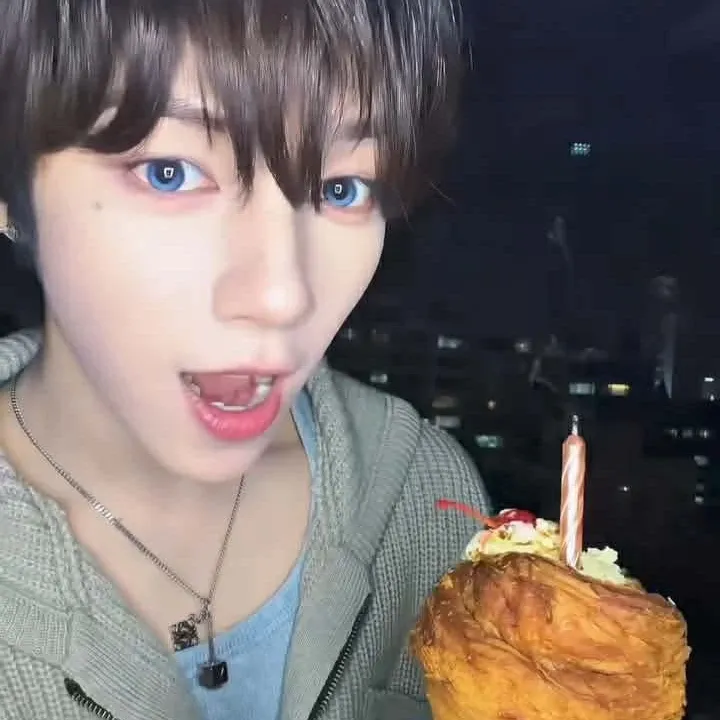 Recent activity shot of JL (AHOF)