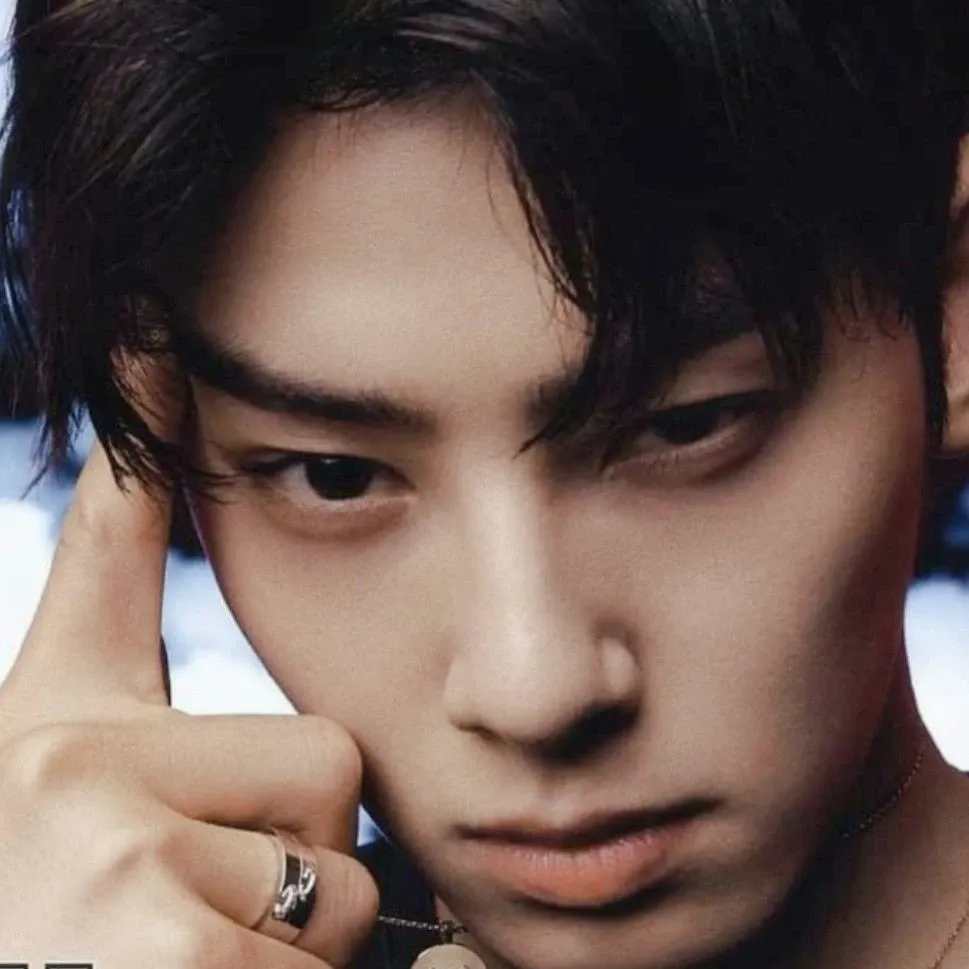 Latest photo of Eunwoo (ASTRO)