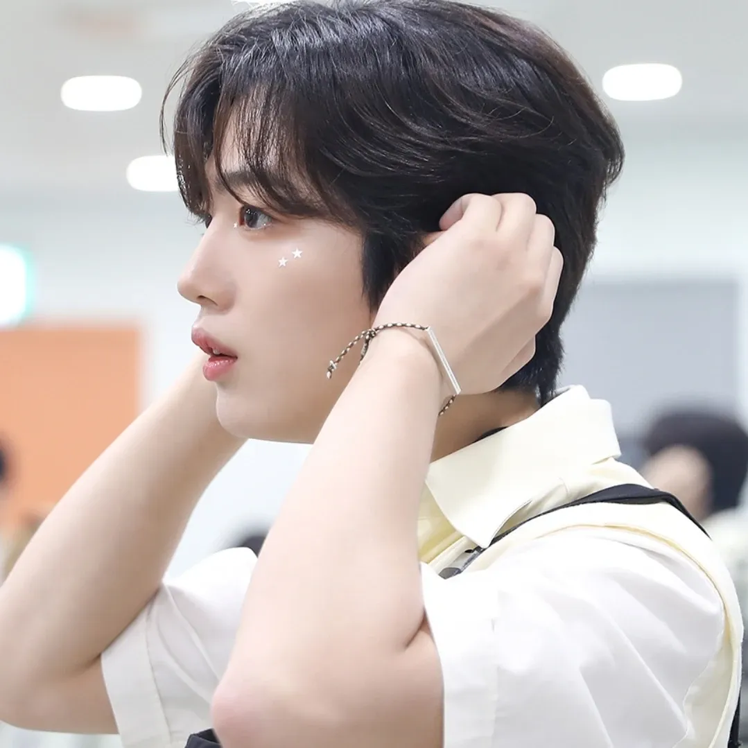 A moment captured by Kim Yohan (WEi)'s fan