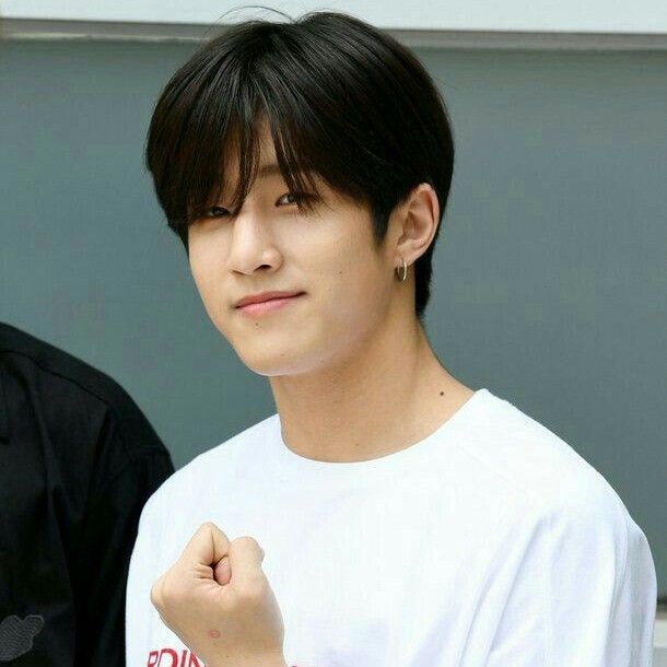 Latest photo of Jinjin (ASTRO)