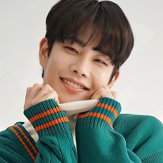 Behind-the-scenes cut of MJ (ASTRO)