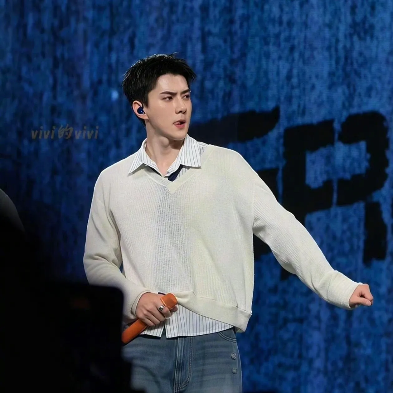 세훈 (EXO)의 비하인드 컷