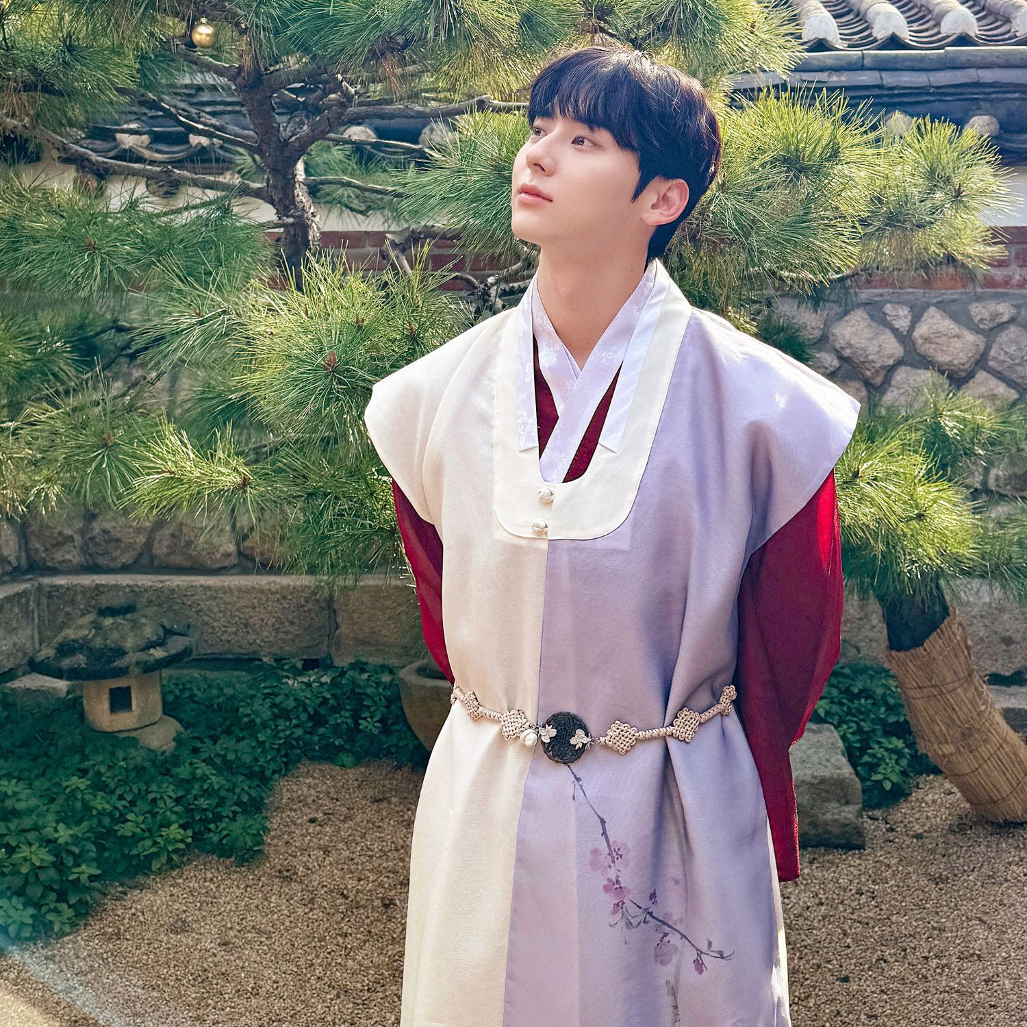 Recent activity shot of Hwang Minhyun