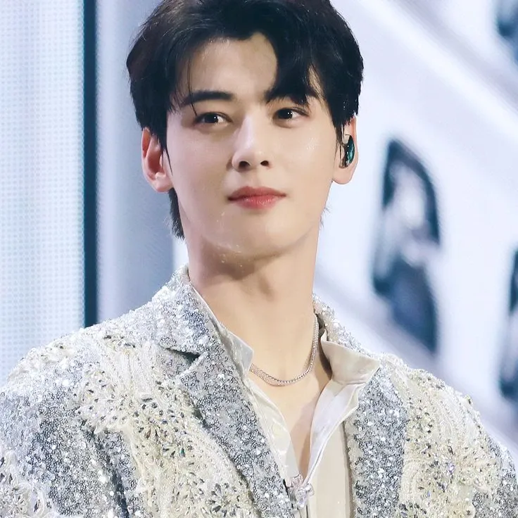 Latest photo of Eunwoo (ASTRO)
